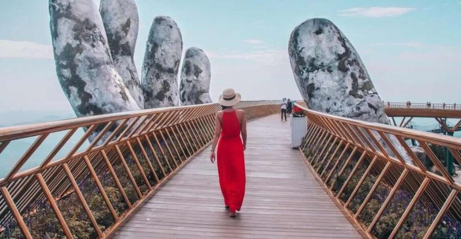 Da Nang: Private & All-Inclusive Instagram Tour - 9:30 a.m. at the Golden Bridge