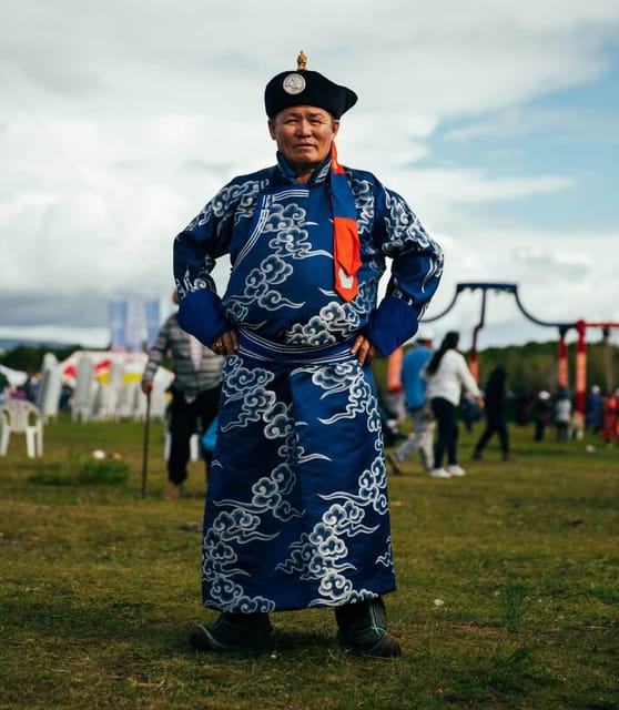 Day tour with Traditional clothes and photographer - Choosing traditional Mongolian clothes