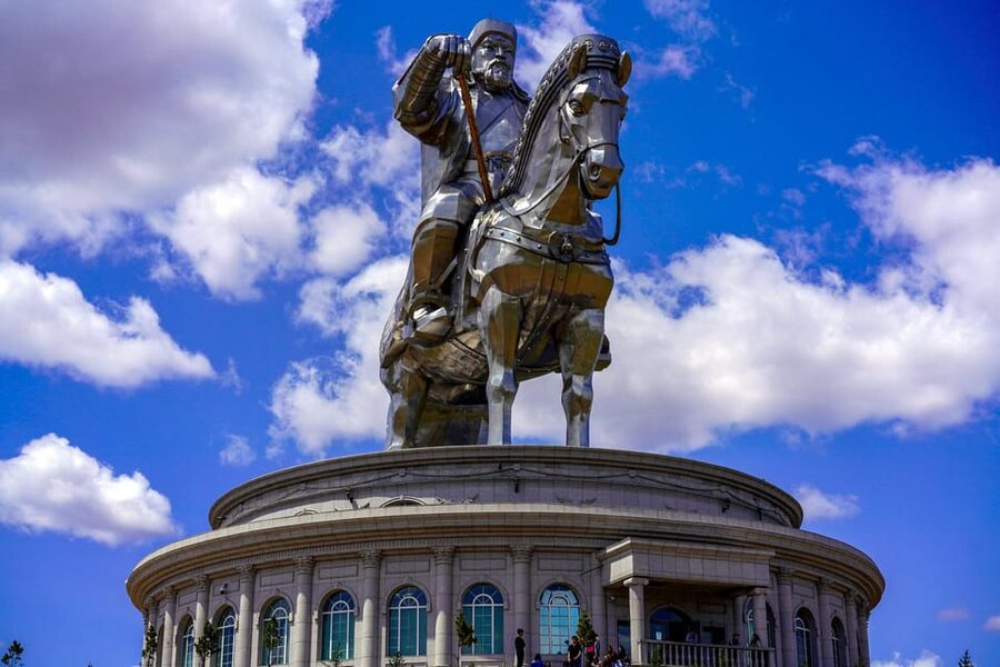 Day tour with Traditional clothes and photographer - Horse riding and lunch break up the sightseeing