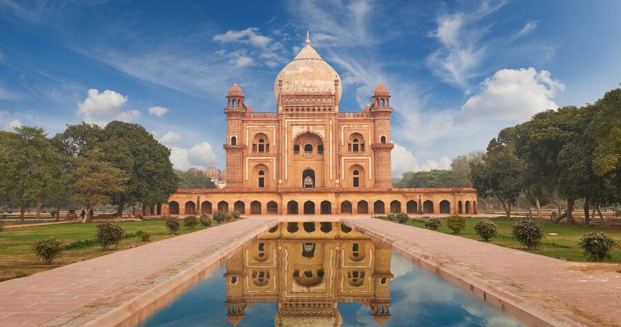 Delhi: Heritage Photography Tour - Bara Gumbad, the mosque, and the Athpula Bridge