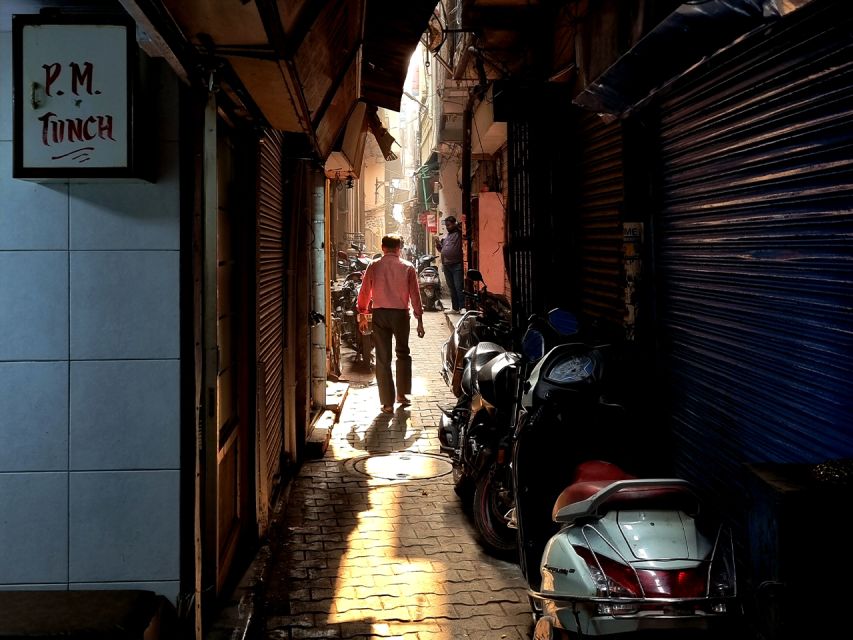 Delhi Like a Local: Food & Photography Full Day Tour - Seeing Delhi by Metro