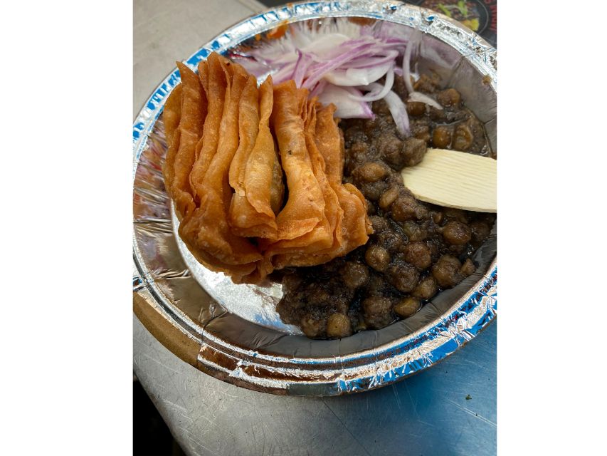 Delhi Like a Local: Food & Photography Full Day Tour - Gurudwara Bangla Sahib and community service