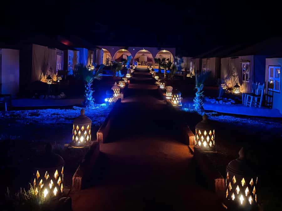 Dinner Show at Agafay desert & Traditional Outfit Photoshoot - Should you book the Agafay dinner show?