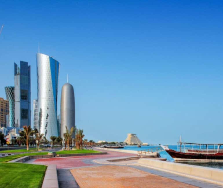 Doha: Iconic Spots & Hidden Corners Guided Photography Tour - Photographing the Museum of Islamic Art