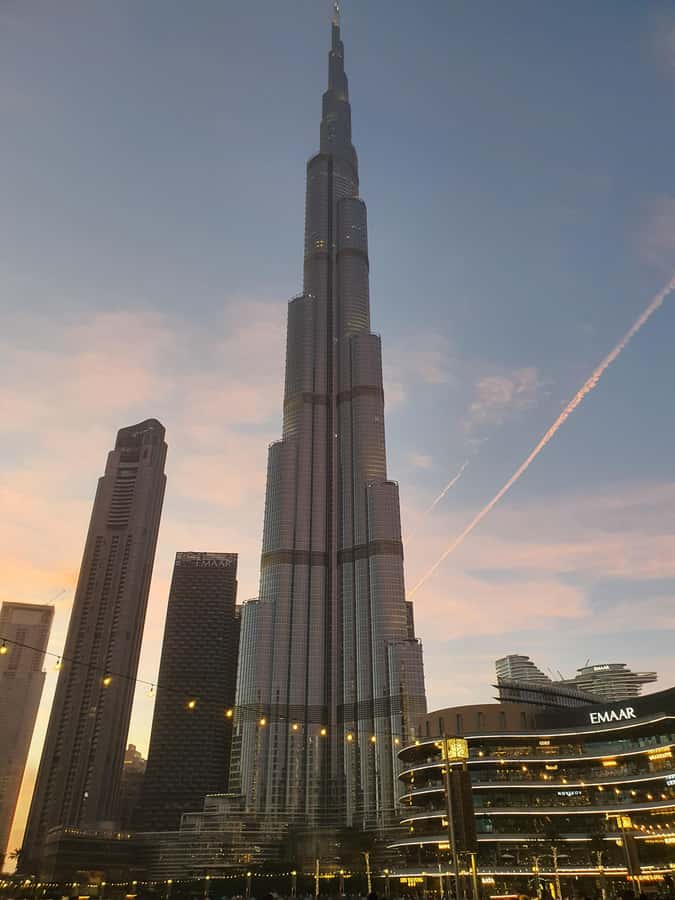 Dubai: Exclusive Private City Highlights Instagram Tour - Jumeirah Beach: 30 minutes with sand underfoot