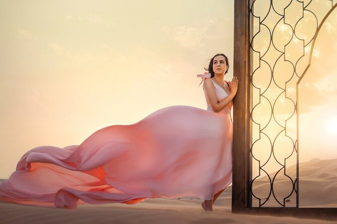 Dubai: Flying dress photoshoot - Pickup, private transport, and the three-hour schedule
