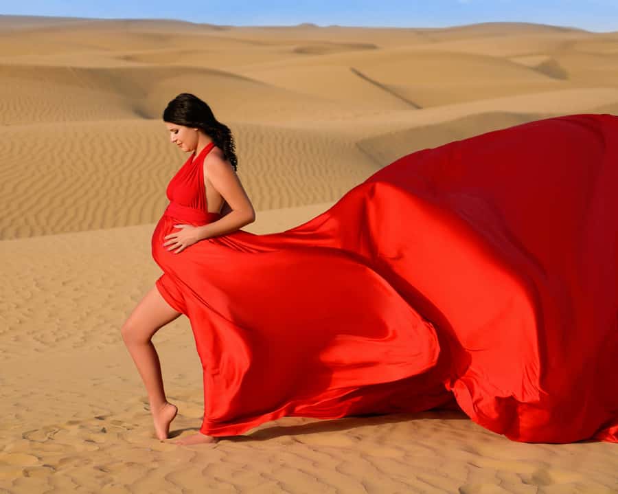 Dubai: Flying Dress Photoshoot Experience - The 30-minute transfer to the desert