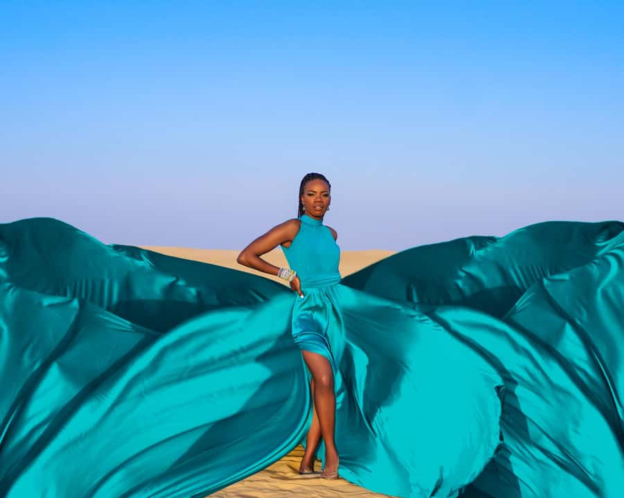 Dubai: Flying Dress Photoshoot Experience - Choosing among four dresses and twelve colors