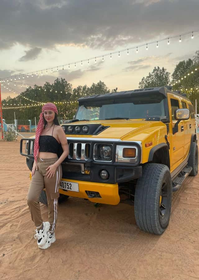 Dubai Hummer Safari Adventure & Traditional Dress Photoshoot - Premium camp dinner under air conditioning