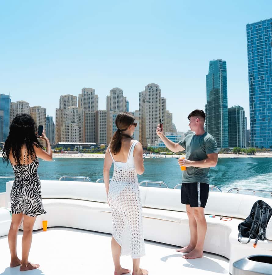 Dubai: Instagrammable Yacht Tour with Drinks & Ain/JBR Views - Ain Dubai, JBR, and the photo stops