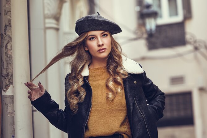 Dublin: Personal Photographer- Travel Photography Experience - Temple Bar: Colour, Stone, and Crowds