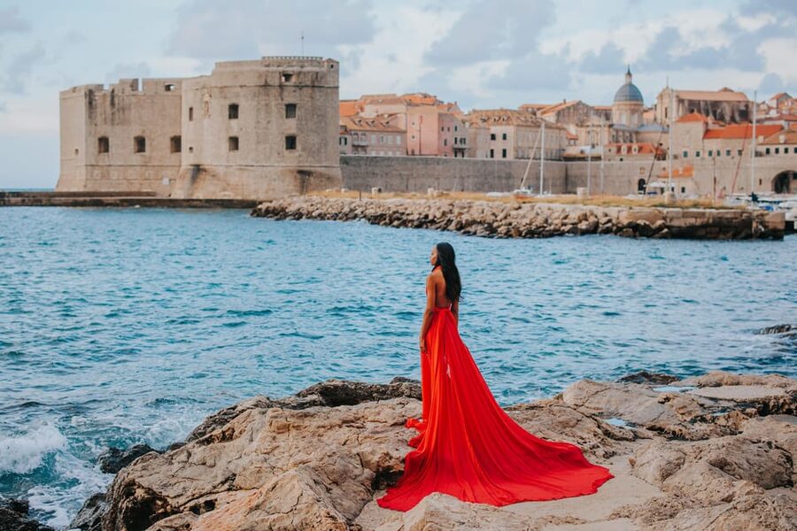 Dubrovnik: Private Flying-dress Photoshoot - Edited photographs and the extra video clips