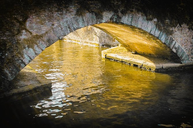 "Edges of Brugge" Photo Tour - 2hr open city tour & workshop - Starting at Burg Square with your camera ready