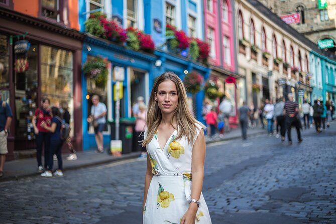 Edinburgh Old Town: Professional Photoshoot & Edited Photos - The Royal Mile and Edinburgh Castle