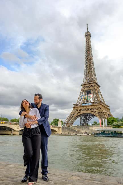 Eiffel Tower privat Photoshoot - Meeting at Pont de Bir Hakeim