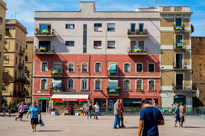 Elevate Your Photography - Barcelona Private Tour & Workshop - La Boqueria: practice with color and difficult light
