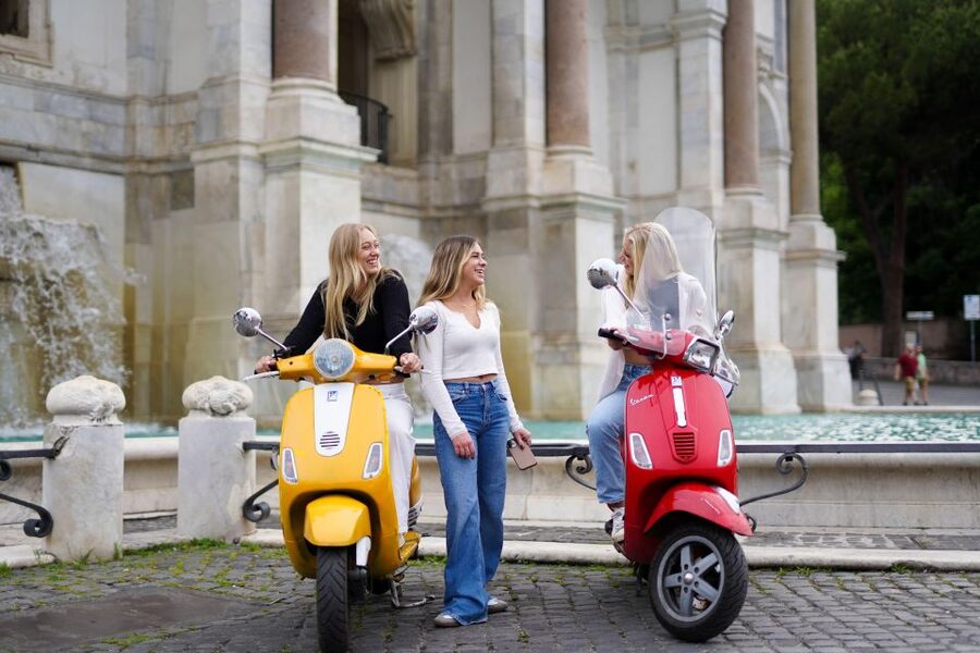 Explore city on Vespa with Professional Photographer - Who should book this Rome Vespa experience