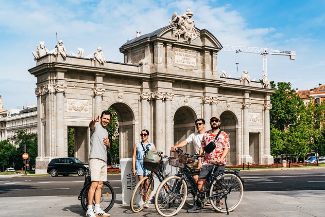 Explore Madrid by bike taking photos with Benja - Starting near Gran Vía on Valverde Street