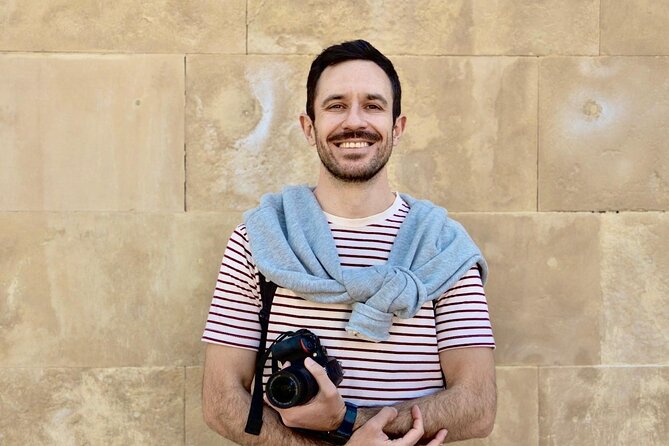 Explore Madrid by bike taking photos with Benja - Gran Vía: Madrid’s grand opening scene