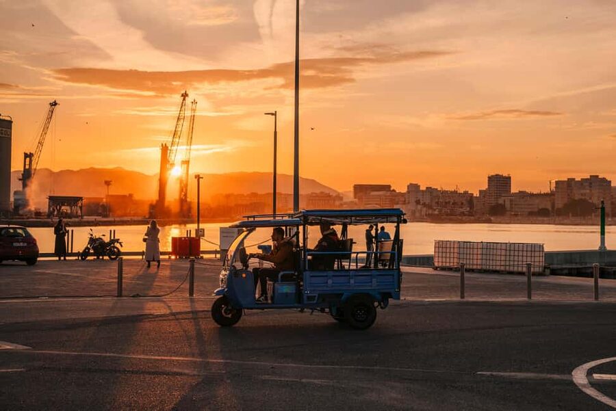 Express Tuk-Tuk Tour in Malaga: Gibralfaro Viewpoint and Photography - Who will enjoy this 40-minute Málaga ride?