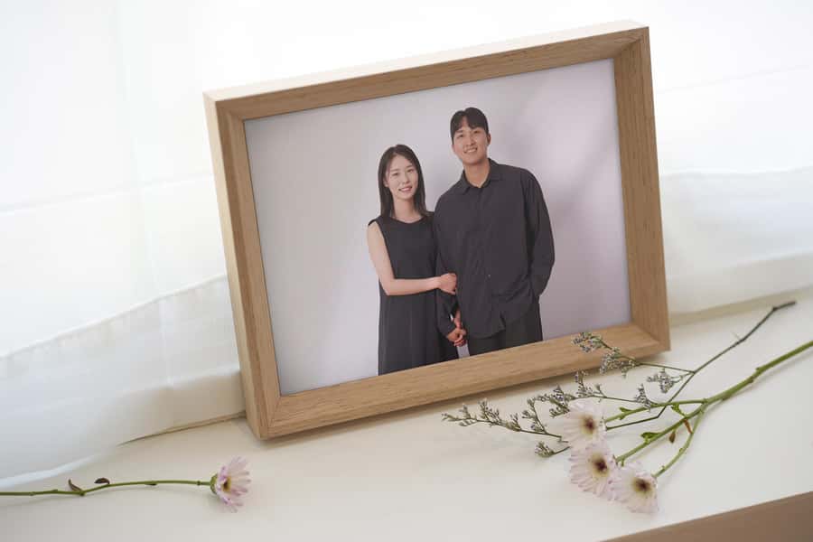 Family, Couple, and Group Photoshoot in Seoul - Korean-style retouching without losing your character