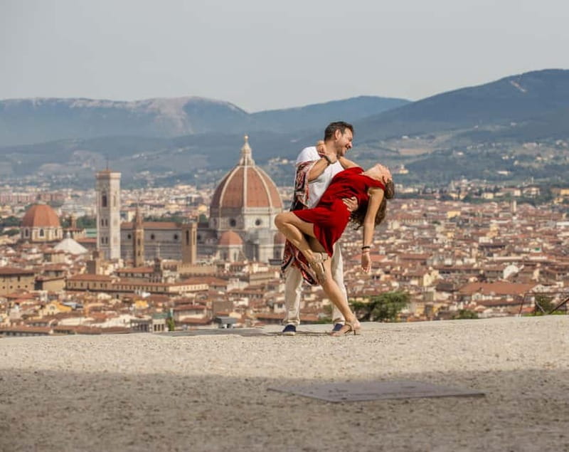 Florence: City Skyline Photoshoot at Piazzale Michelangelo - The 30-minute session: quick, focused, and practical