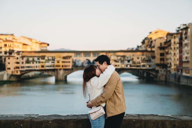 Florence: Classics Photoshoot with Ponte Vecchio Bridge - What Happens During the 30-Minute Session