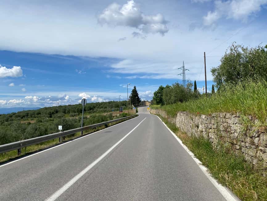 Florence Countryside 2.5h Premium E-Bike Tour + Photo Shoot - The winery and optional olive oil tasting