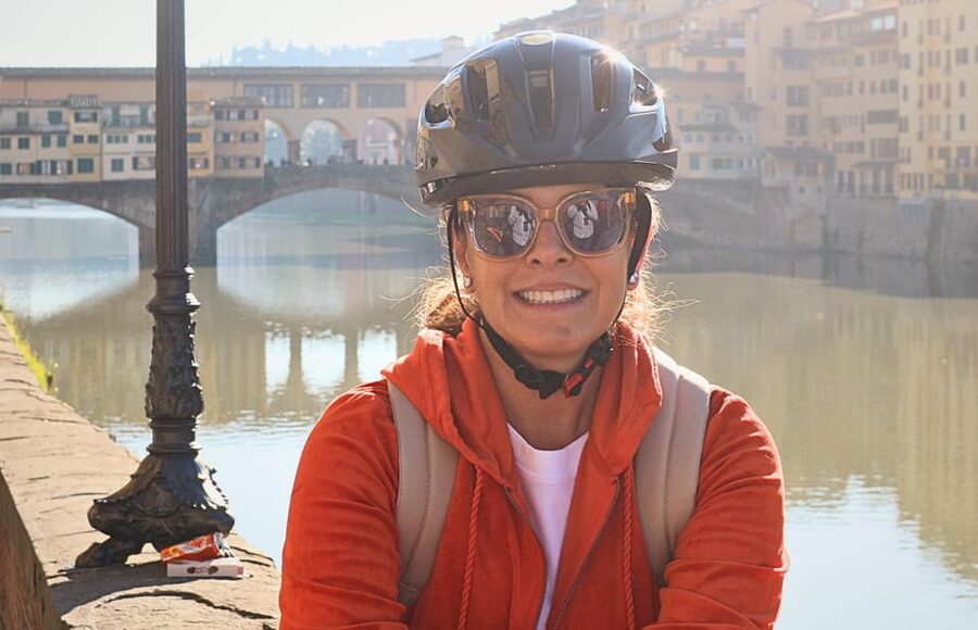 Florence Premium E-Bike Tour + Photo Shoot and Tastings - The Uffizi, Republic Square, and the Duomo
