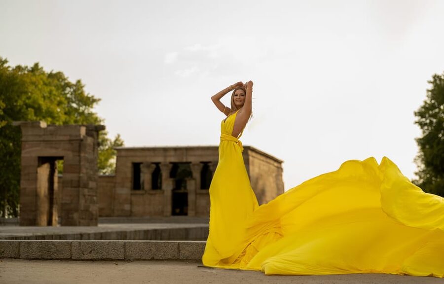 Flying Dress Photoshoot in Madrid - Editing, image selection, and what you receive