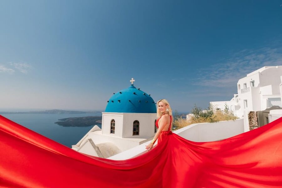 Flying dress Photoshoot in Santorini with Hotel Pickup - Why this photoshoot works in Santorini