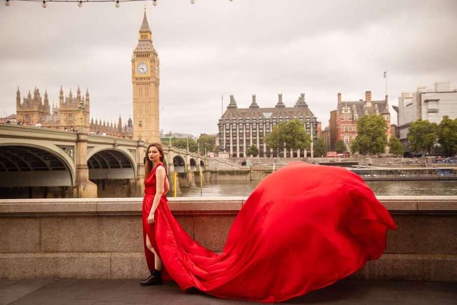 Flying dress professional photoshoot with pro photographer - Forty-five minutes of guided posing