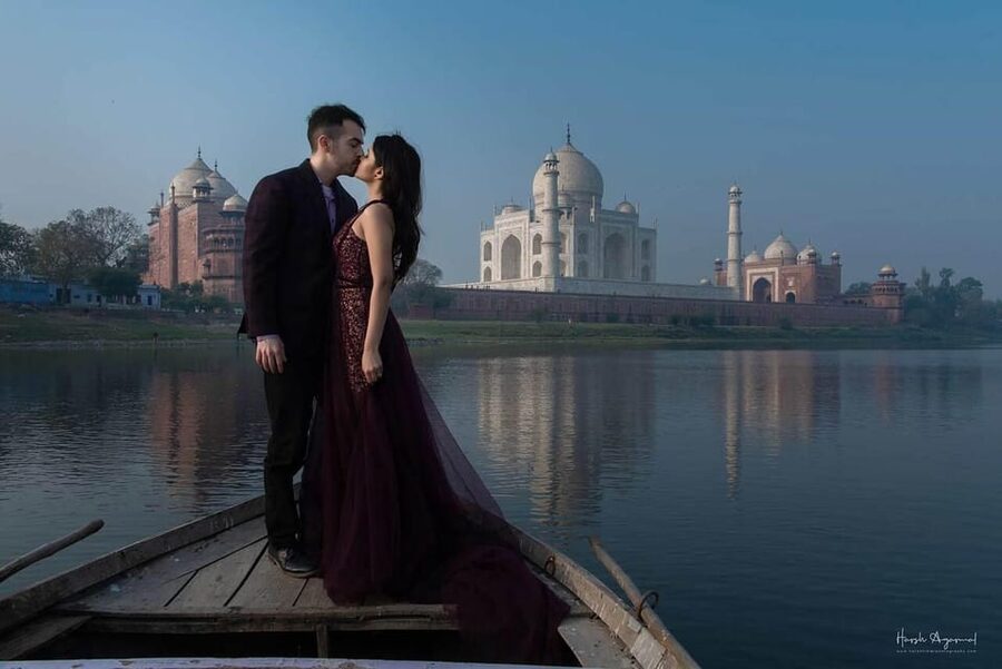 From Delhi: Taj Mahal with Photographer & Elephant SOS Tour - Agra Fort and the Mughal story