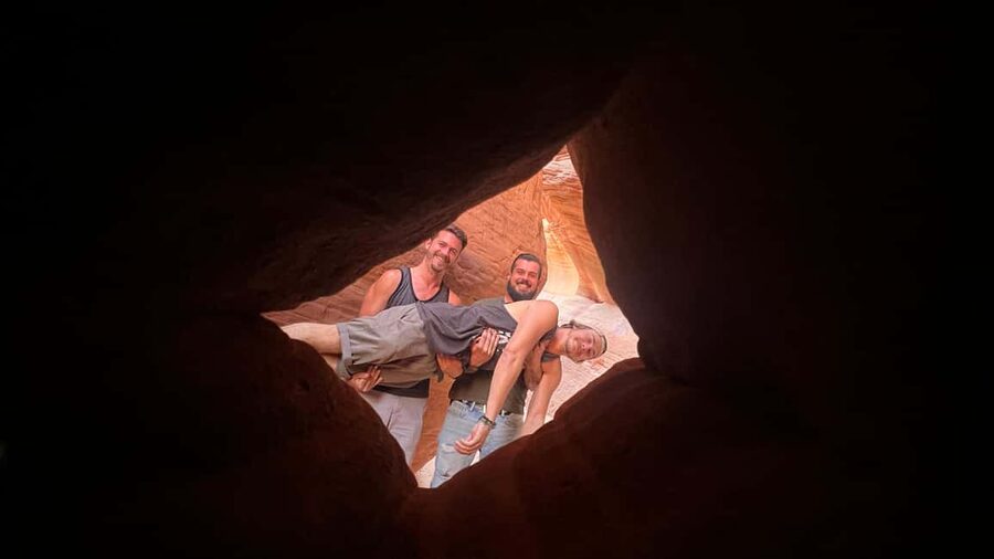 From Kanab: 3-Hour Peek-a-Boo Slot Canyon Hiking/Photo Tour - Booking details that matter