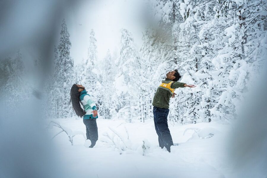 From Rovaniemi: Private Photoshoot in the Lappish Wilderness - Getting ready for cold-weather portraits