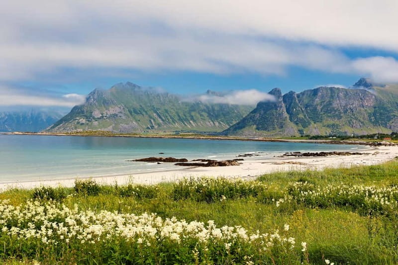 From Svolvaer: 2- Day Lofoten Highlights Photo Tour - Day two: Beaches, fishing villages, and wide views