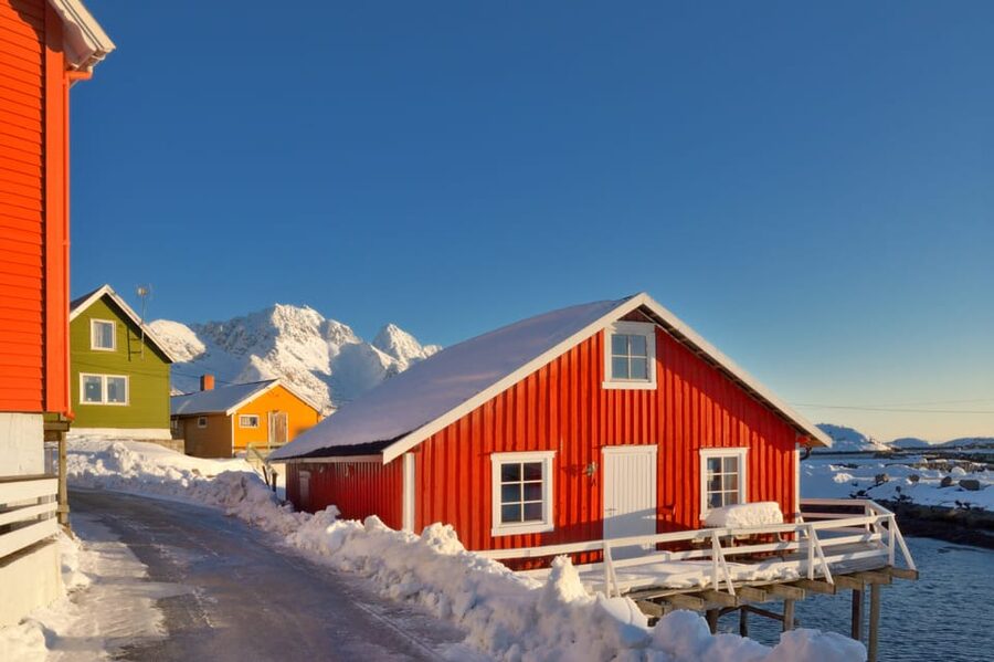 From Svolvaer: 2- Day Lofoten Highlights Photo Tour - The guide, vehicle, and group size