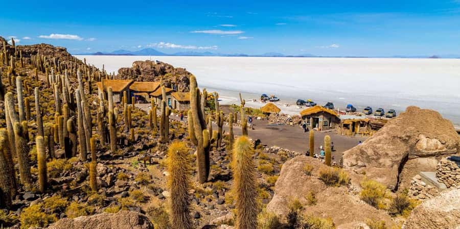 From Uyuni: Uyuni Salt Flats Tour + Photoshoot + Sunset - Key details before you book