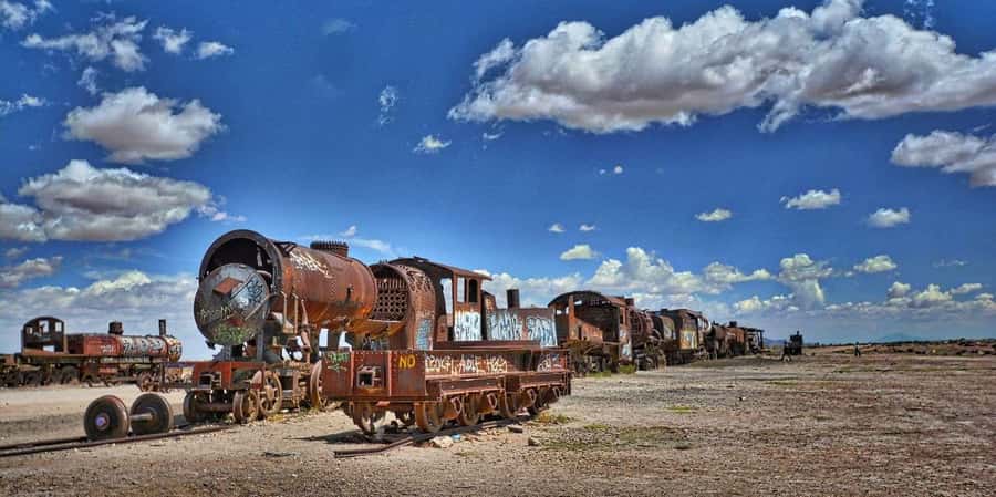 From Uyuni: Uyuni Salt Flats Tour + Photoshoot + Sunset - Colchani and the local salt trade