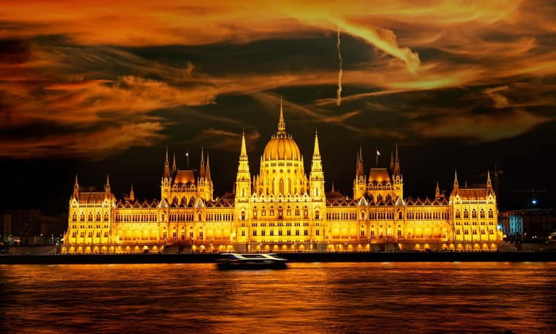 From Vienna: Bratislava& Budapest Day Tour with Photographer - The road from Slovakia to Hungary