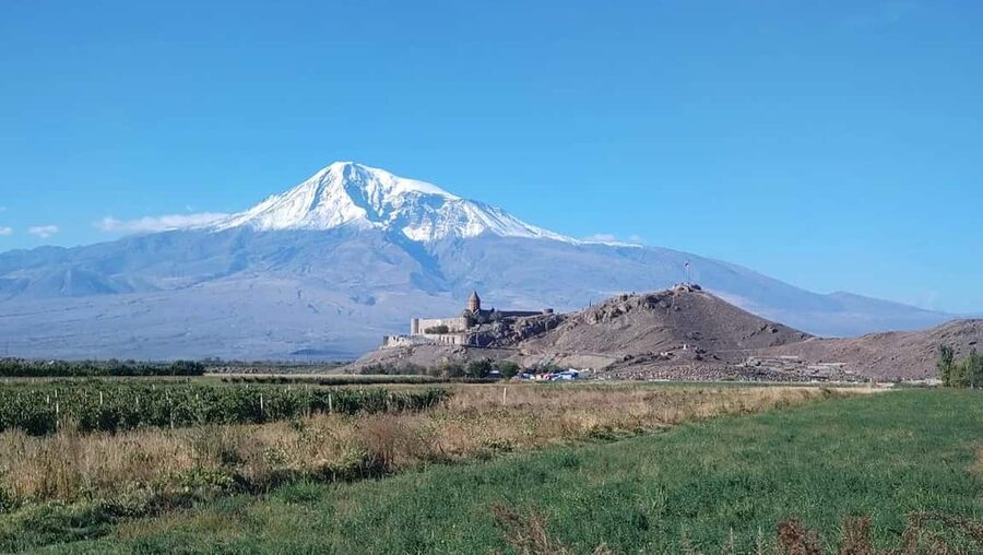 From Yerevan: 6 Most Instagramable Armenian Sights Day Trip - Charents Arch and the clearest panoramic stop