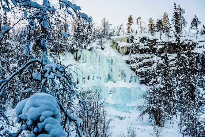 Frozen Waterfalls of Korouoma Canyon tour with Pro Photos & BBQ - An 8:00 a.m. start and an easy first step