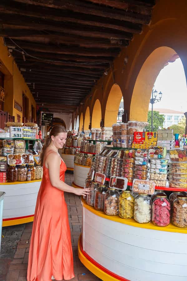Gastronomic tour and professional photos in the old city - Returning to the Clock Tower