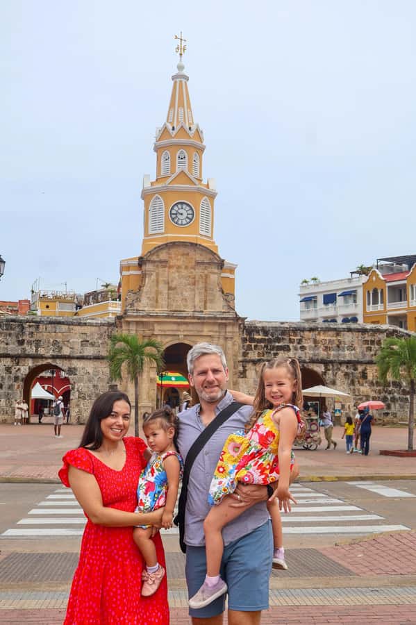 Gastronomic tour and professional photos in the old city - Why this Cartagena tour works