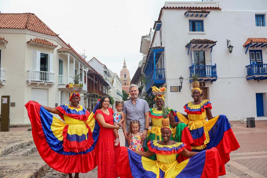 Gastronomic tour and professional photos in the old city - A second Centenario Park stop