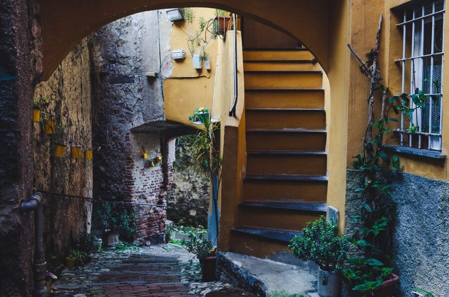 Genoa: Secret Corners Photography Tour and Traditional Snack - Key points to know before booking
