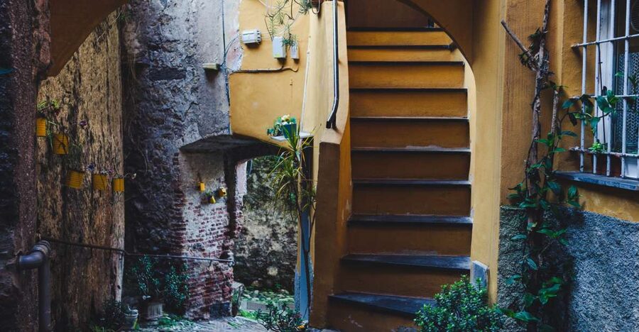 Genoa: Secret Corners Photography Tour and Traditional Snack - What the photography lesson actually adds