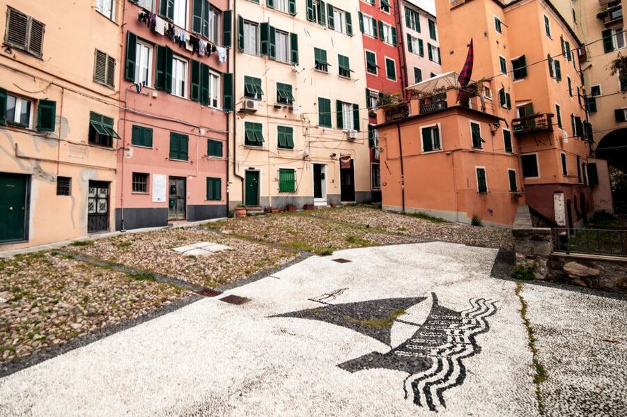 Genoa: Secret Corners Photography Tour and Traditional Snack - Practical preparation for the caruggi