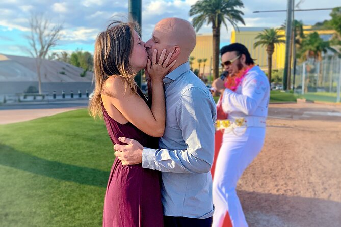 Get Married: Elvis Wedding + Las Vegas Sign + Photography - Who should book this experience