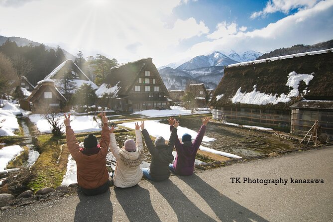 Gokayama and Shirakawago/Photoshoot by professional photographer - Two hours in Shirakawago, Japan’s best-known Gassho village
